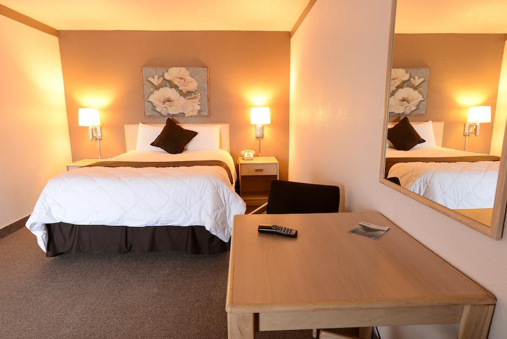 Burlington Inn Bagian luar foto