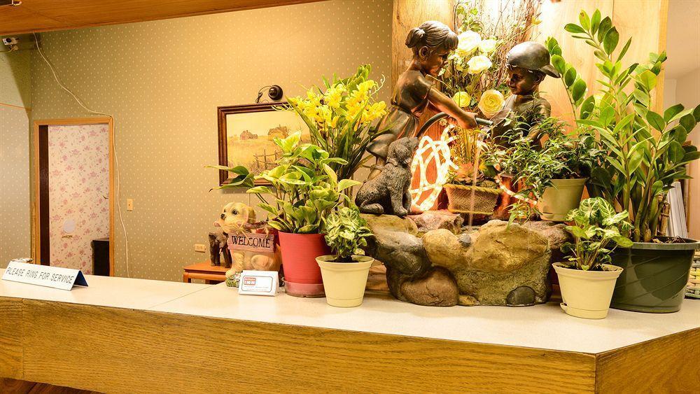 Burlington Inn Bagian luar foto