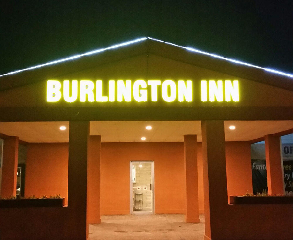 Burlington Inn Bagian luar foto