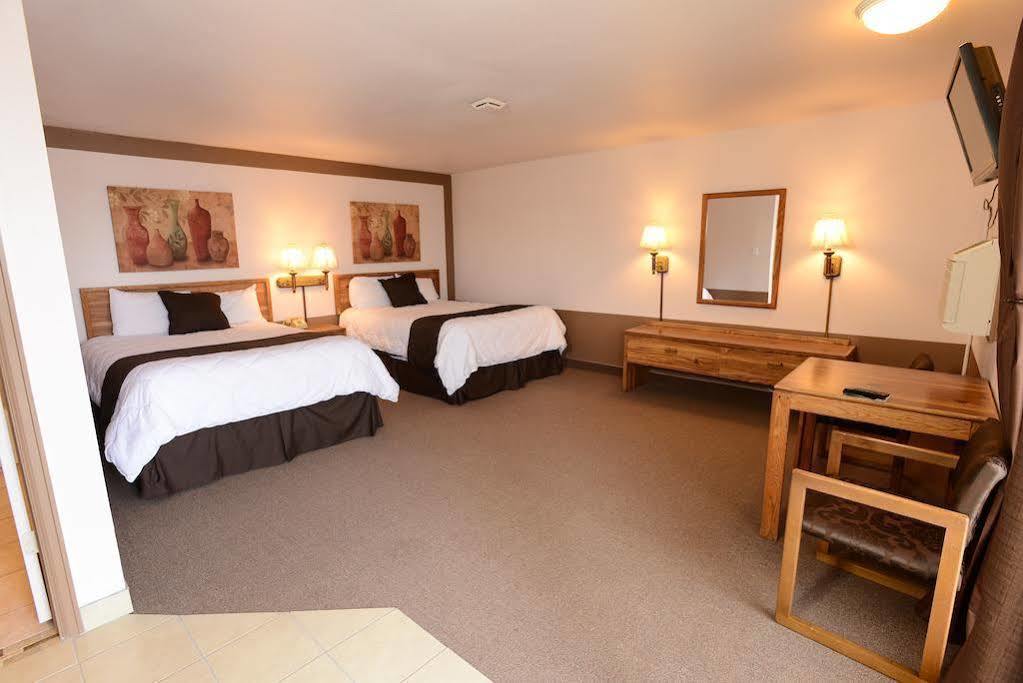 Burlington Inn Bagian luar foto