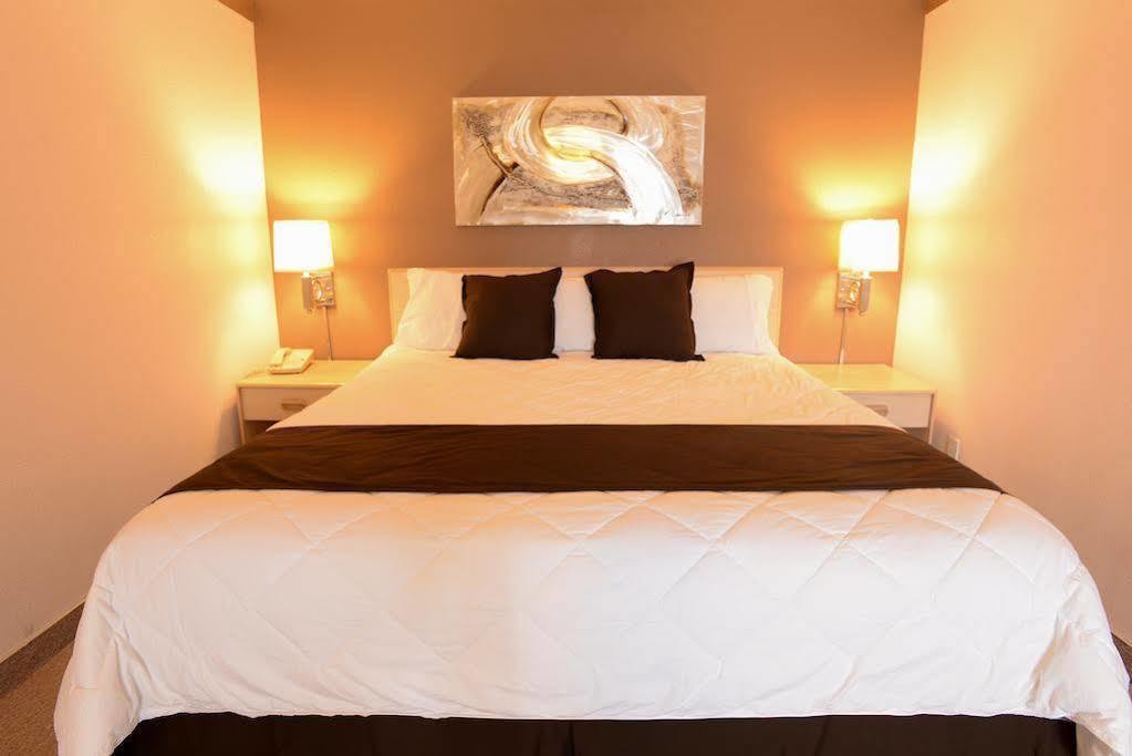 Burlington Inn Bagian luar foto