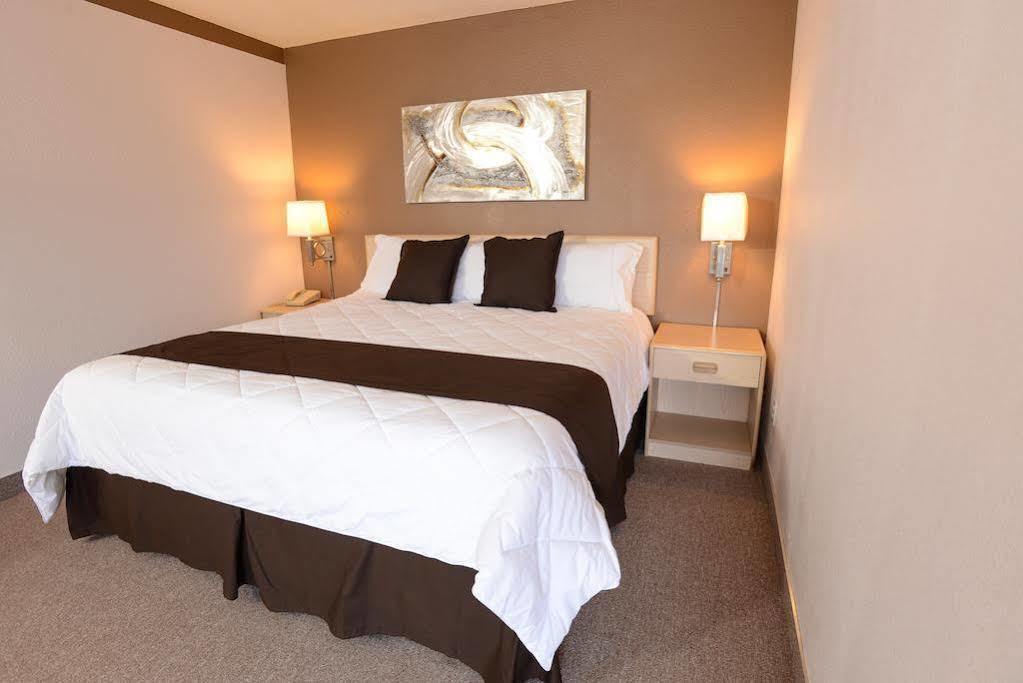 Burlington Inn Bagian luar foto